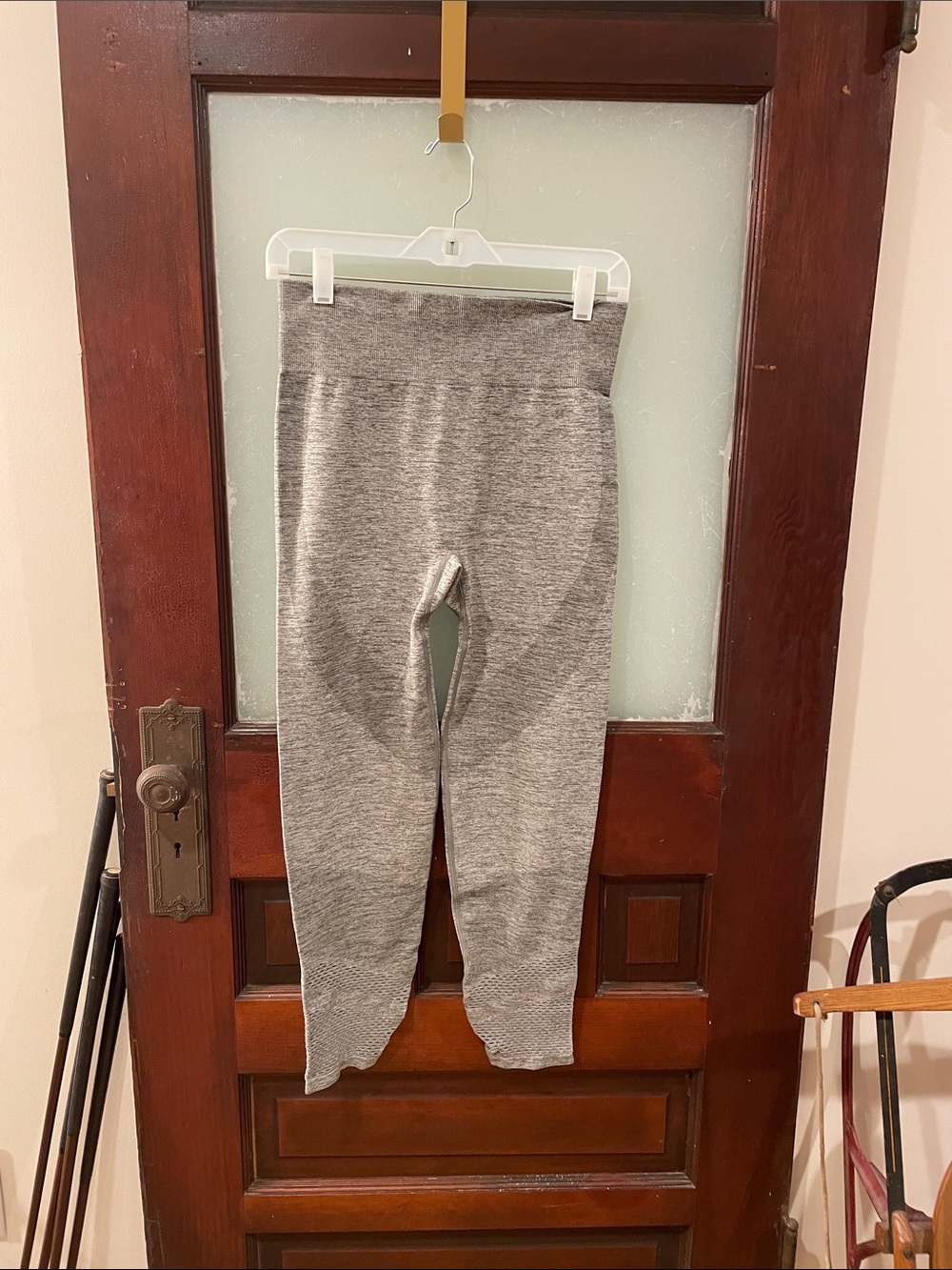 PINK Gray Seamless Stretch Ribbed Leggings - Picture 1 of 4